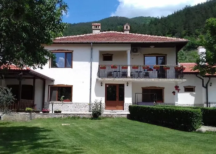 Къща за гости марияна *